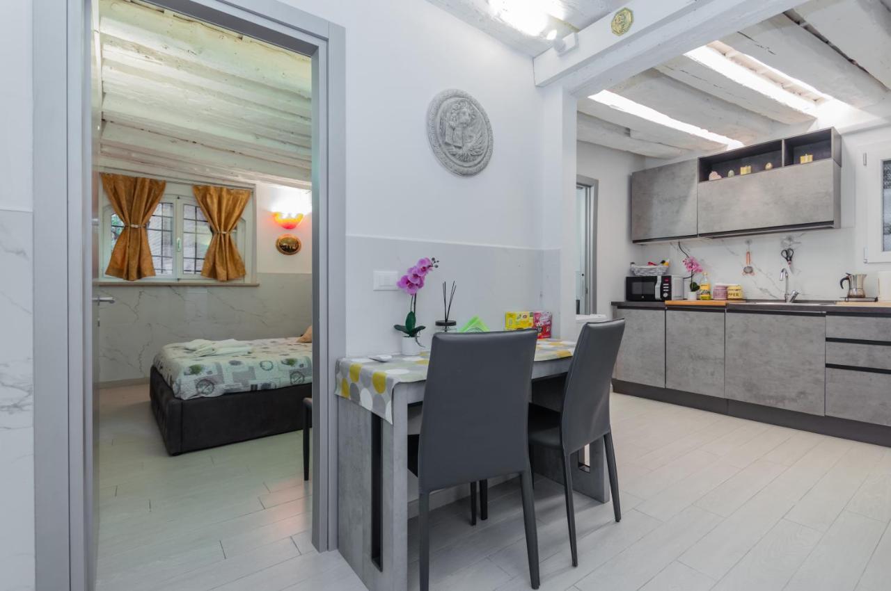 Palazzo Dolfin - Piazza San Marco Lovely Apartment Venice Exterior photo