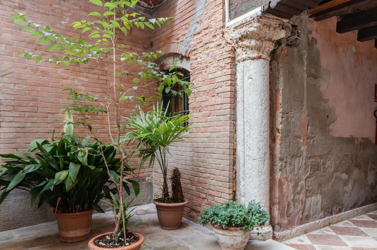 Palazzo Dolfin - Piazza San Marco Lovely Apartment Venice Exterior photo